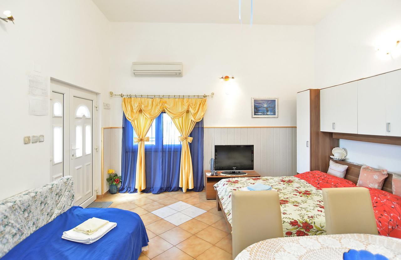 Apartments Dino 1374 Póla Kültér fotó